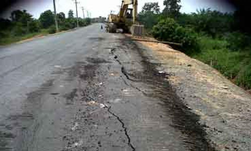 Warga Minta BPK Audit Pengaspalan Jalan Lintas Timur