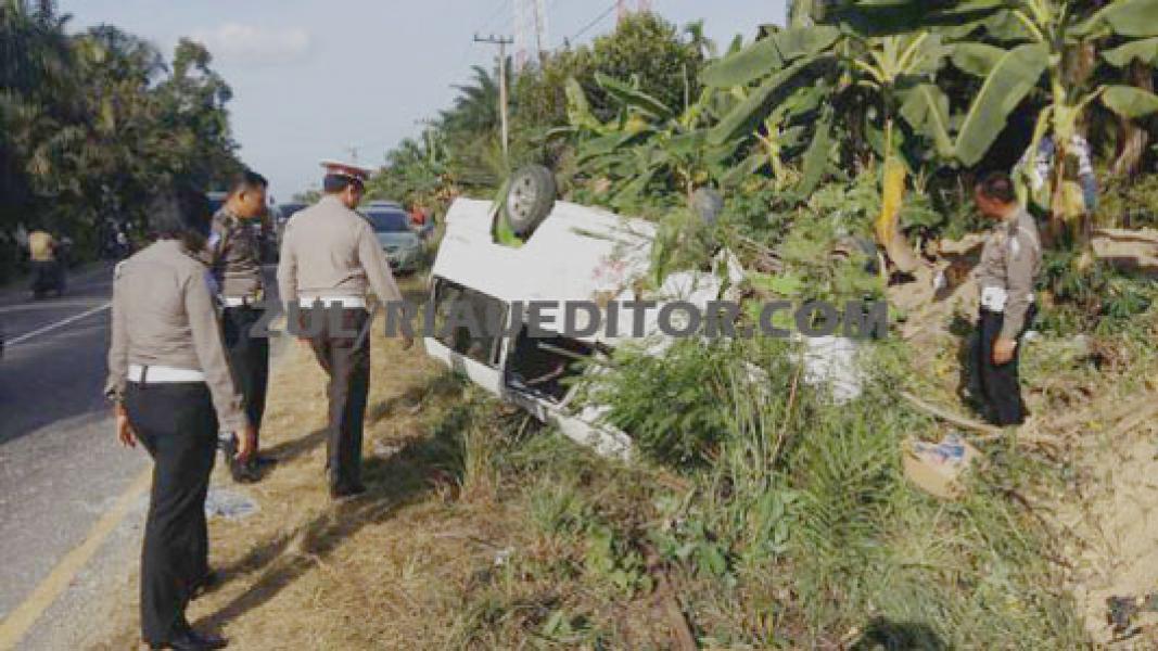 Adu Kambing dengan L 300, Dua Pengendara Sepeda Motor Tewas di Jalintim