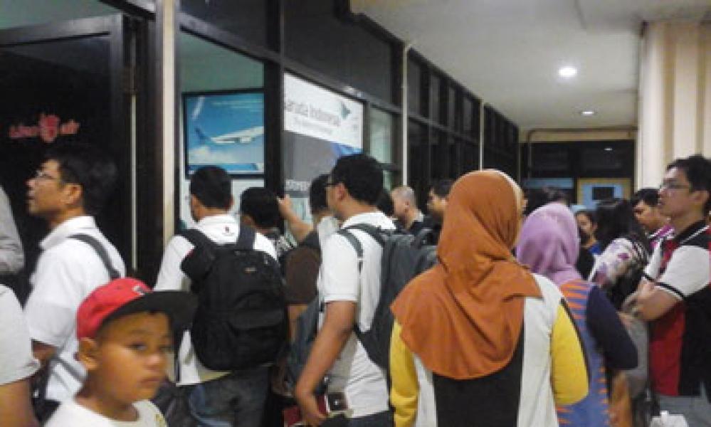 Bandara Soetta Terbakar, Penerbangan Garuda dari Semarang Ditunda