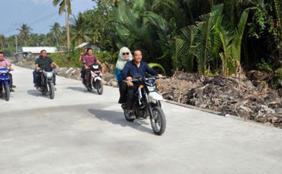 Bupati Herliyan Tinjau Pembangunan Jalan di Kecamatan Rupat Utara