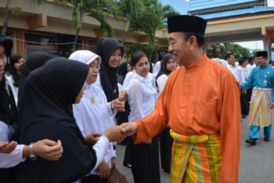 Bupati Ingatkan ASN Bengkalis Berikan Pelayanan Profesional dan Berkualitas