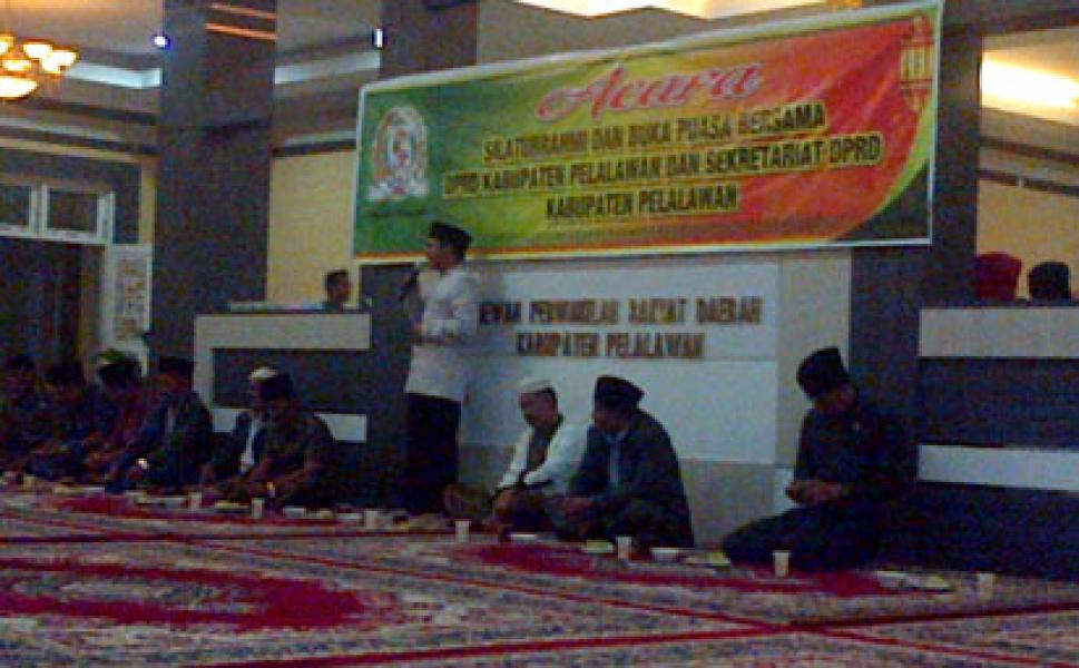 DPRD Pelalawan Buka Bersama dengan Insan Pers