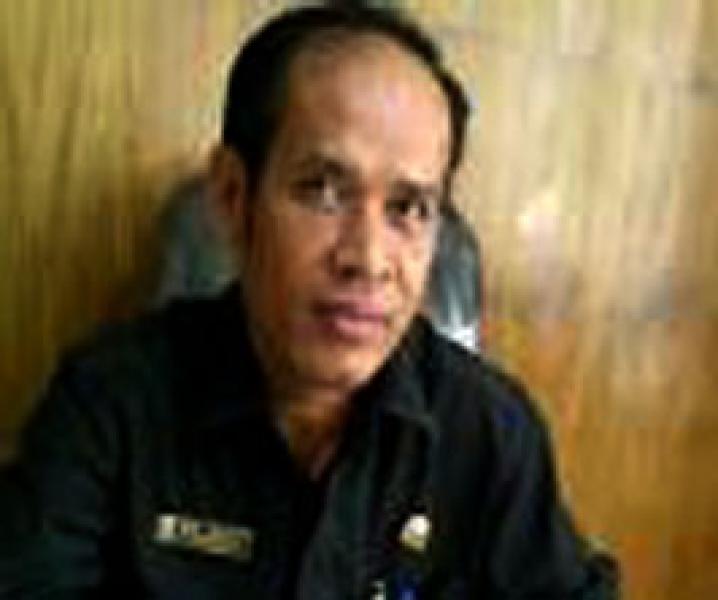 Diskesos Pelalawan Bagikan Bantuan Perlindungan Sosial Lansia di Ukui 