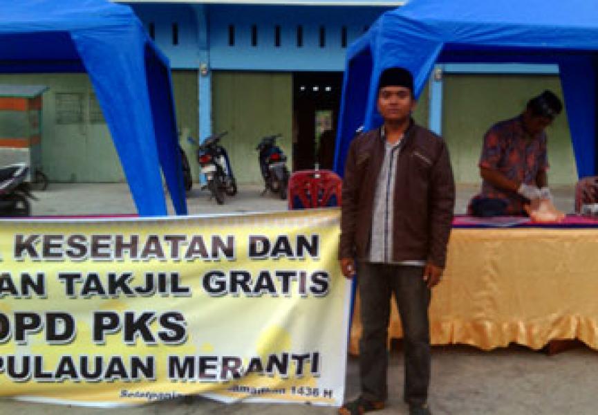 Jaga Silaturahmi, PKS Gelar Cek Kesehatan dan Bagi-bagi Takjil