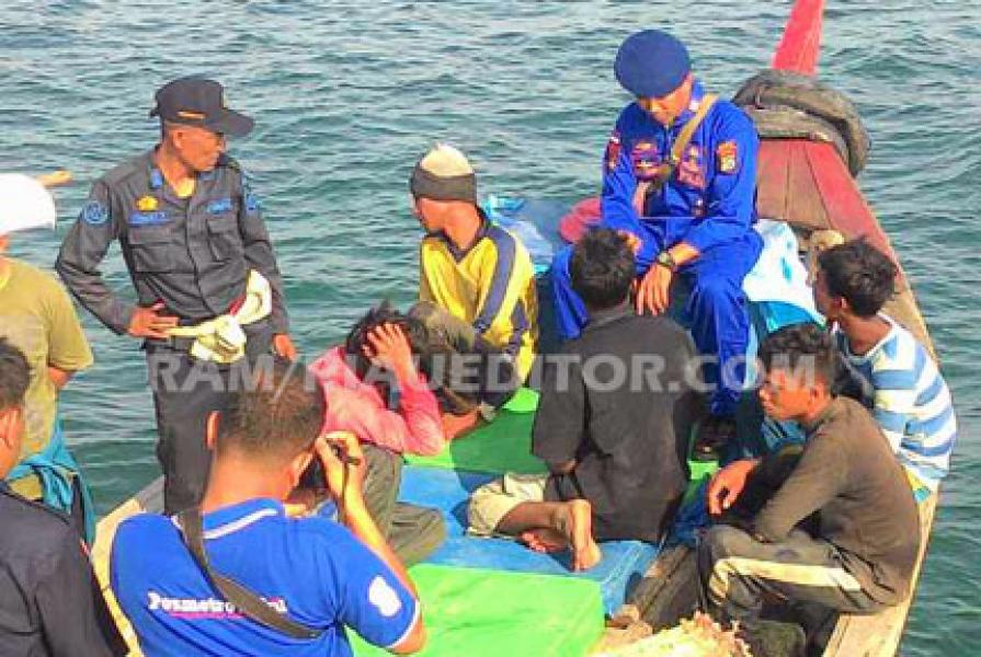 Patroli Bersama Perairan Rohil Paksa Balik 3 Kapal Tradisional Asal Sumut