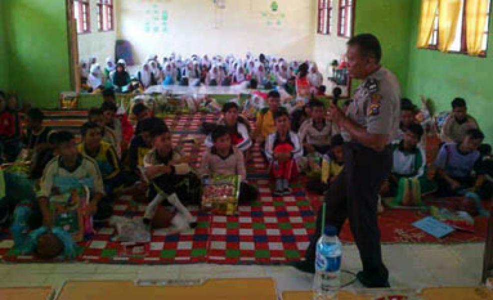 Polsek Kerumutan Beri Penyuluhan di MOS SMAN 1 Kerumutan