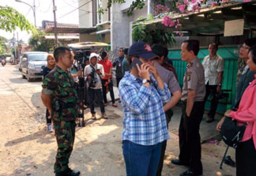 Rumah Ibu Gergaji Anak Digerebek TNI & Polisi