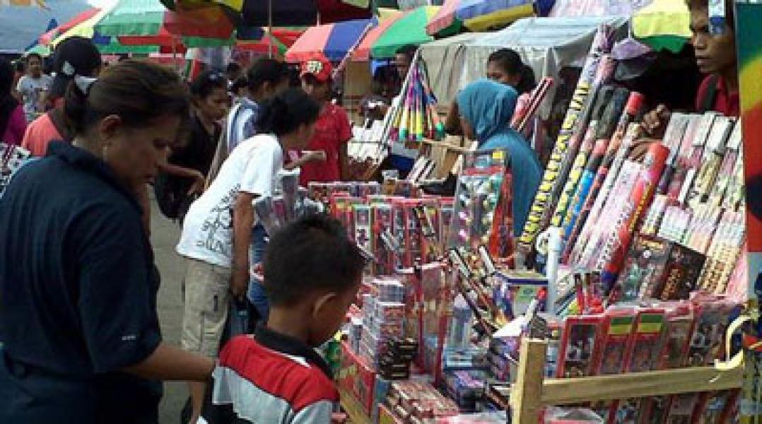 Setiap Ramadhan Rengat Menjadi Surga Pedagang Mercon