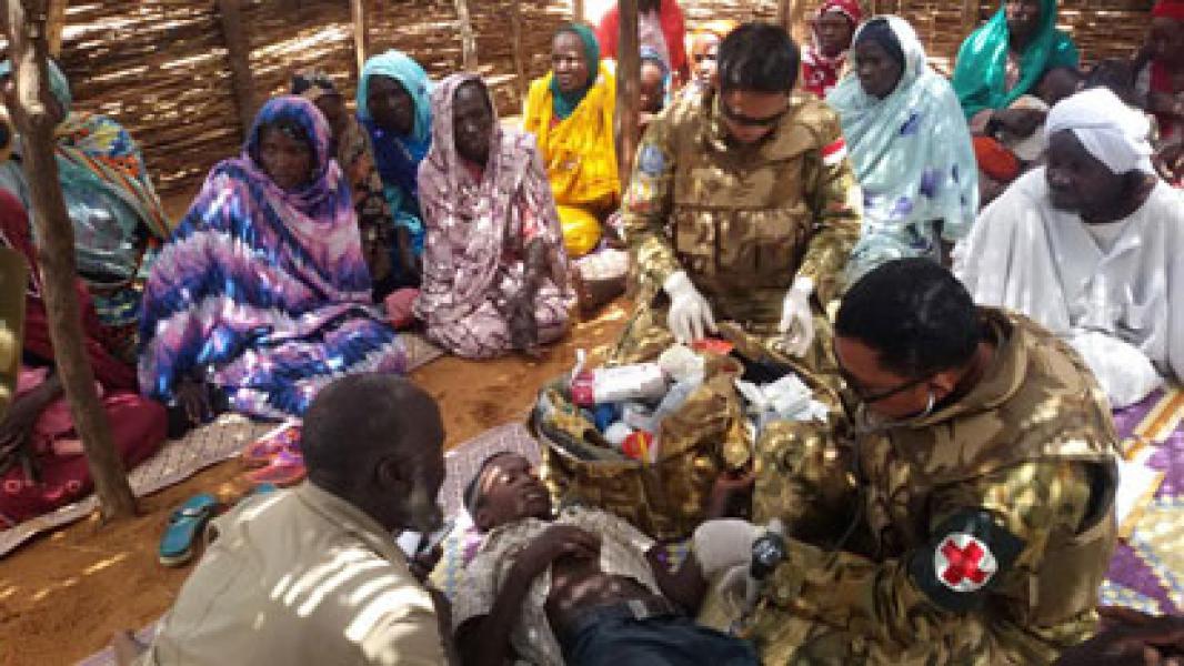 TNI Gelar Pengobatan Massal Gratis di Darfur Barat