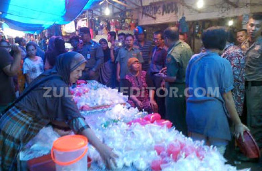 Tim Diskes Pelalawan Temukan Takjil Mengandung Boraks pada Minuman Rumput Laut