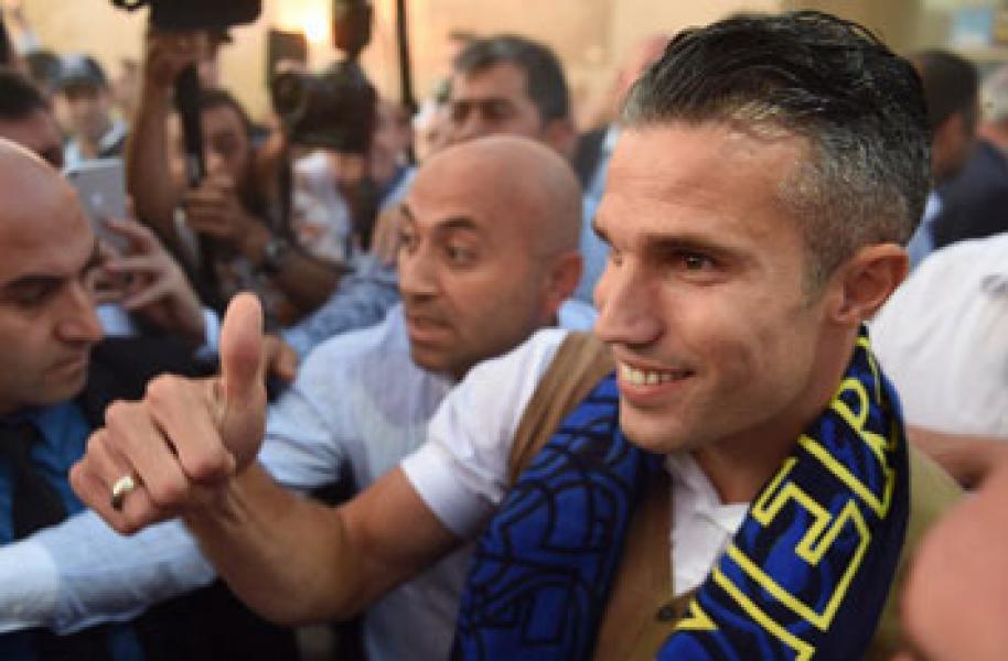 Van Persie Tiba di Istanbul