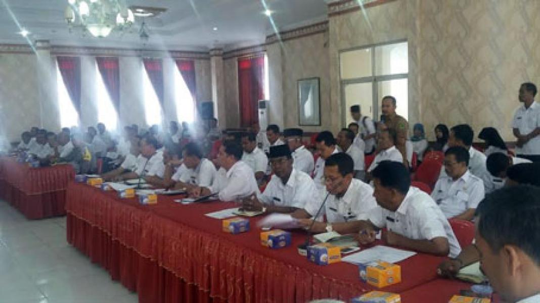 Bupati: Biar Uang Pribadi Saya Jika Camat Tak Bisa Selesaikan Administrasi Pilkades