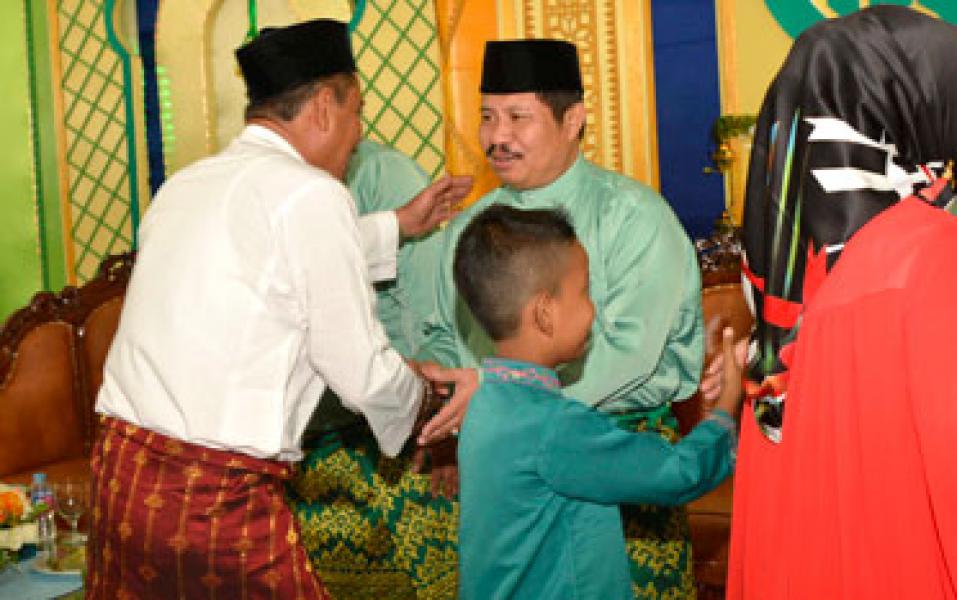 Bupati Amril Gelar Open House