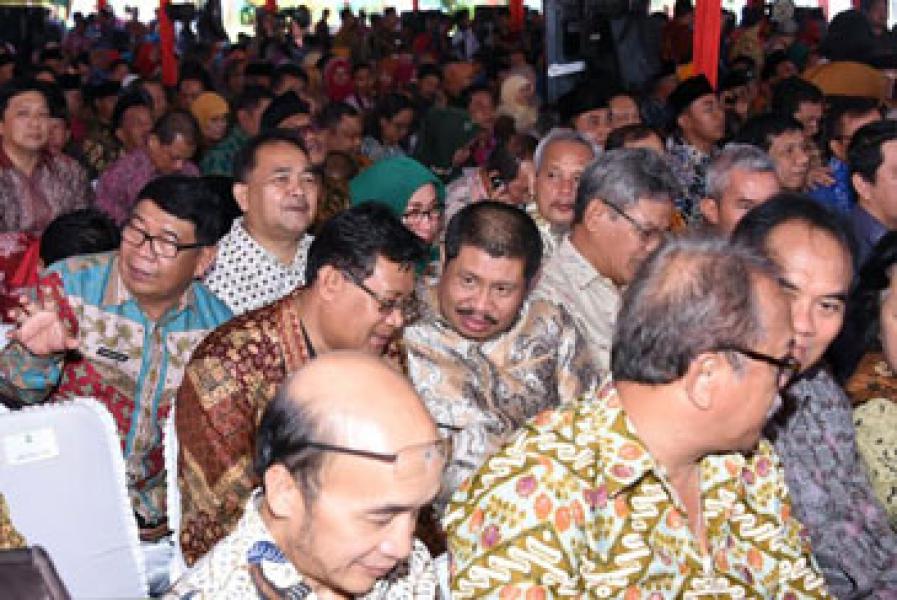 Bupati Bengkalis Hadiri Puncak HLHS di Siak Sri Indrapura