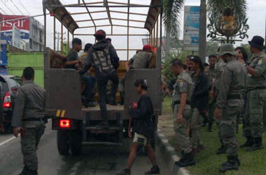Dikeluhkan Warga, Satpol PP Pelalawan Amankan 6 Orang Komunitas Anak Punk