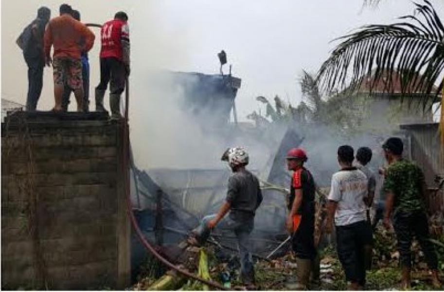 Dua Unit Rumah Terbakar di Tembilahan 