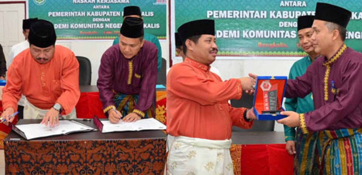 Dukung AKN Bengkalis, Pemkab Tanda Tangani Kerjasama