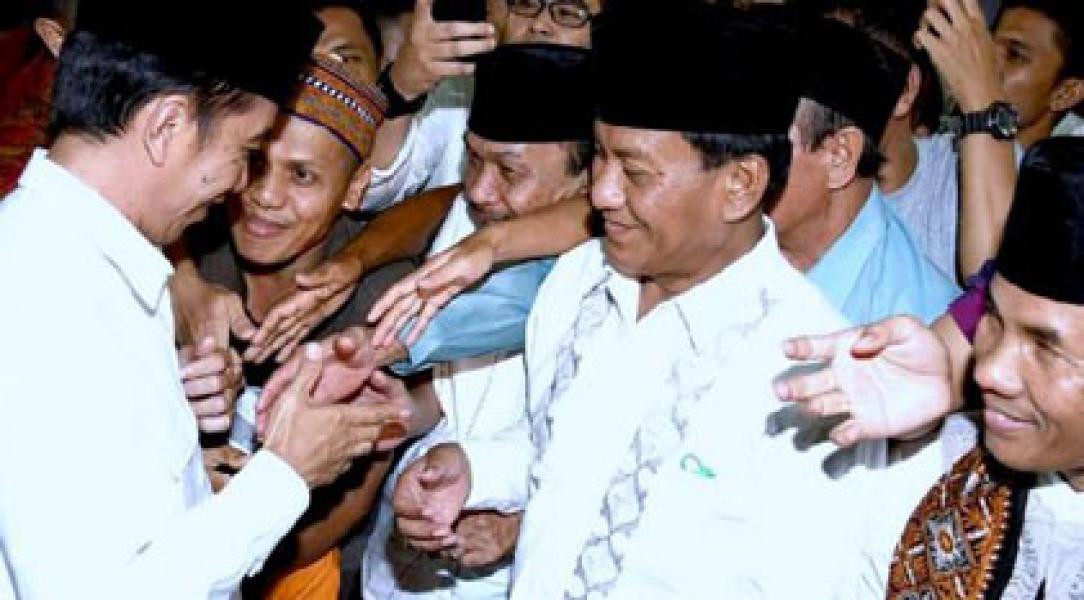 Jokowi Takbiran Bersama Warga Padang