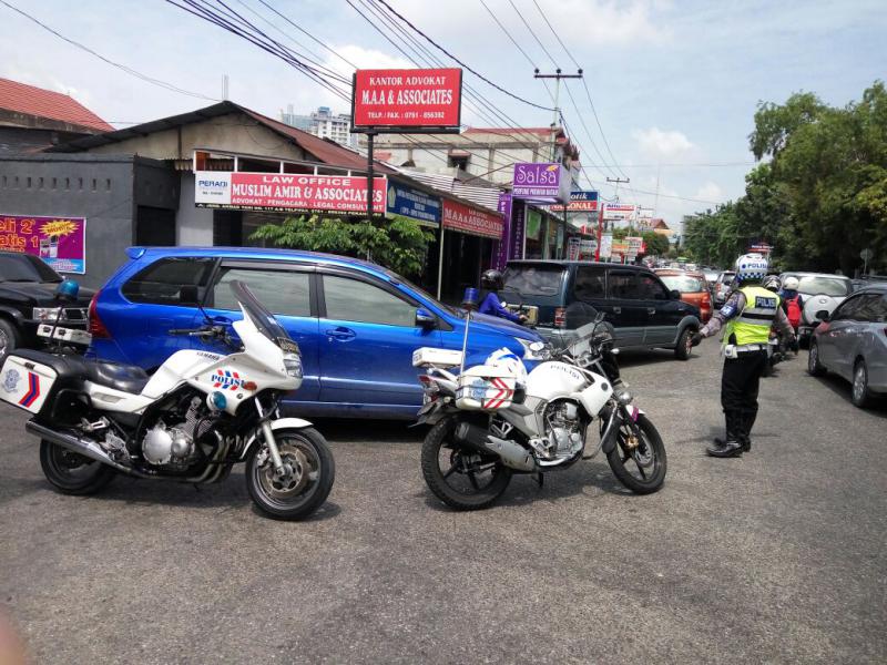 Kebijakan Lokasi Parkir Yang Buruk Penyebab Utama Kemacetan Arus Lalu Lintas Di Kota Pekanbaru