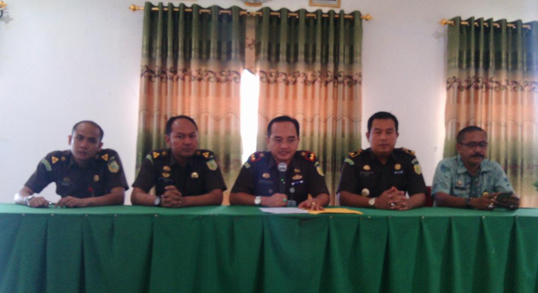 Kejari Rohil Tahan 4 Tersangka Kasus Korupsi di DKPP Rokan Hilir