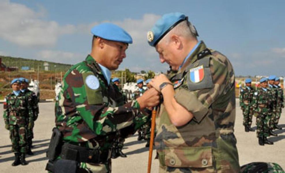 Komandan Konga Unifil 2016 Sematkan Brevet Garuda kepada COS di Lebanon