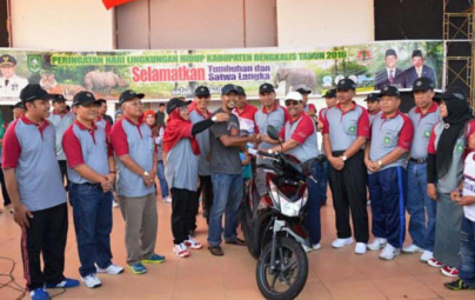 Peringati Hari Lingkungan Hidup Sedunia, BLH Bengkalis Gelar Jalan Santai