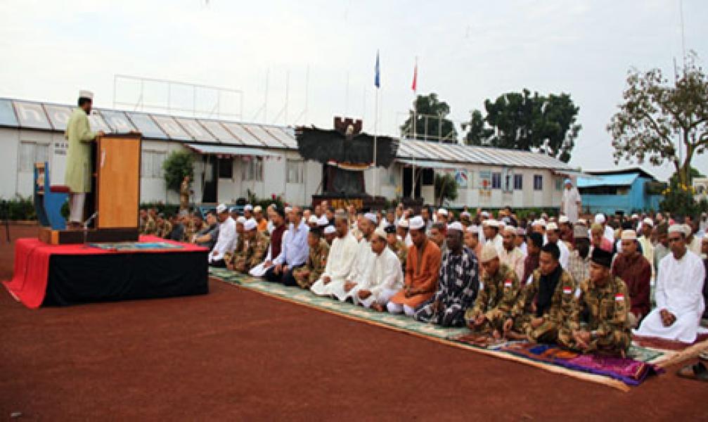 Prajurit TNI Konga XX-M/Monusco Sholat Ied di Belantara Hutan Kongo