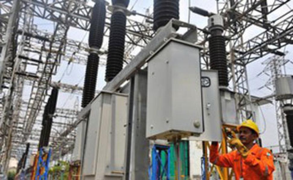 Rasio Elektrifikasi Masyarakat Pelalawan yang Menikmati Listrik Meningkat 74,24 Persen
