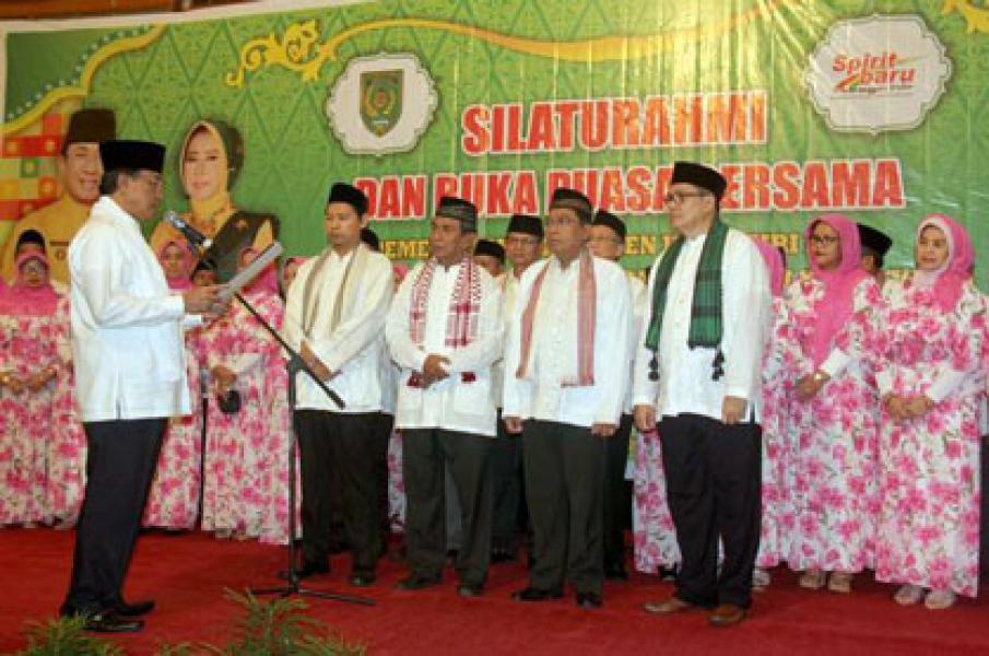 Usai Bukbar, Bupati Wardan Kukuhkan Pengurus KKIH Jakarta