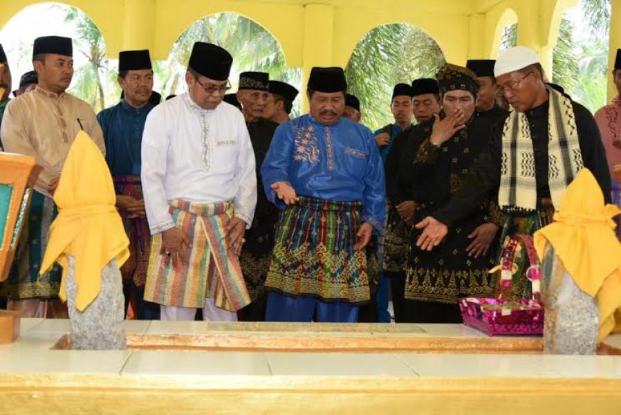 Ziarah ke Makam Datuk Laksamana Raja Dilaut, Bupati: Tokoh Sumber Inspirasi Anak Negeri