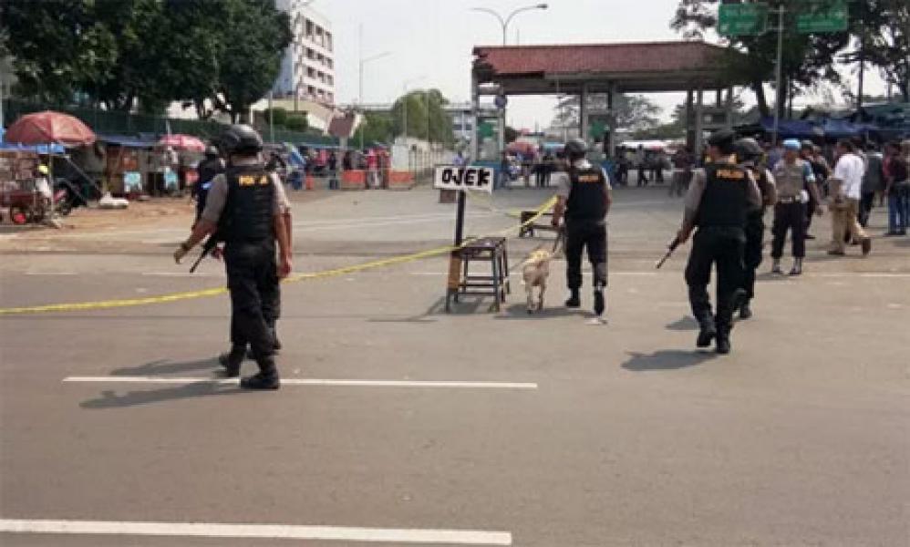 Berhasil Dibongkar, Ini Isi Tas Mencurigakan di ITC Depok