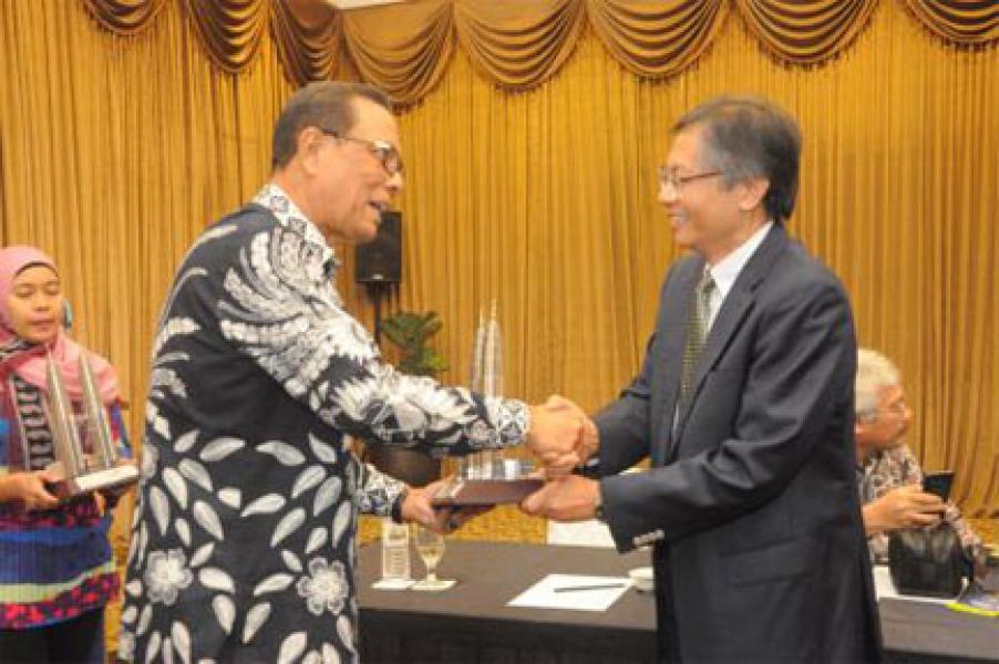 Gaet Investor Malaysia, Bupati Kampar Paparkan Peluang Investasi Di Kampar