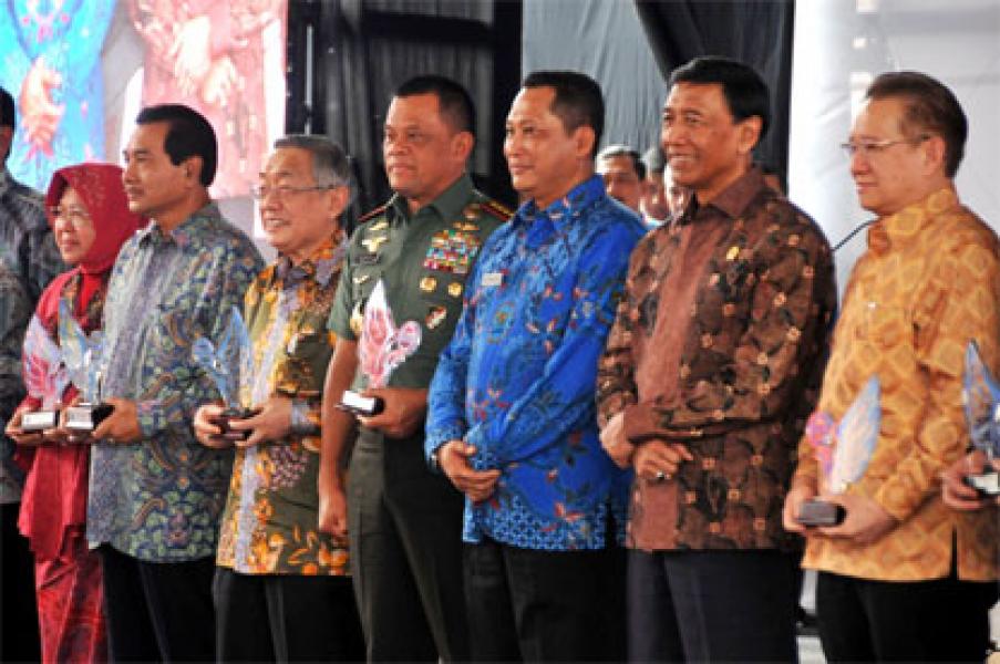 Panglima TNI Terima Penghargaan Anti Narkoba