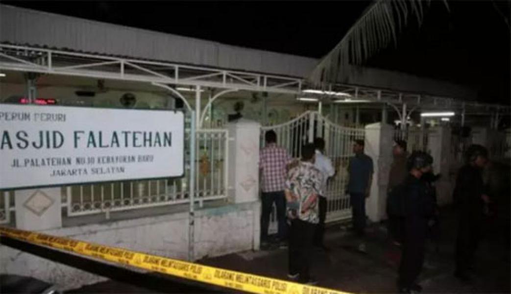 Penusuk Anggota Brimob Tinggalkan Tas Berisi Rangkaian Bom di Dalam Masjid