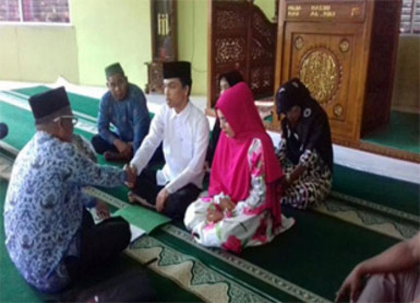Terharu, Tahanan Narkoba Menikah di Masjid Polda Riau