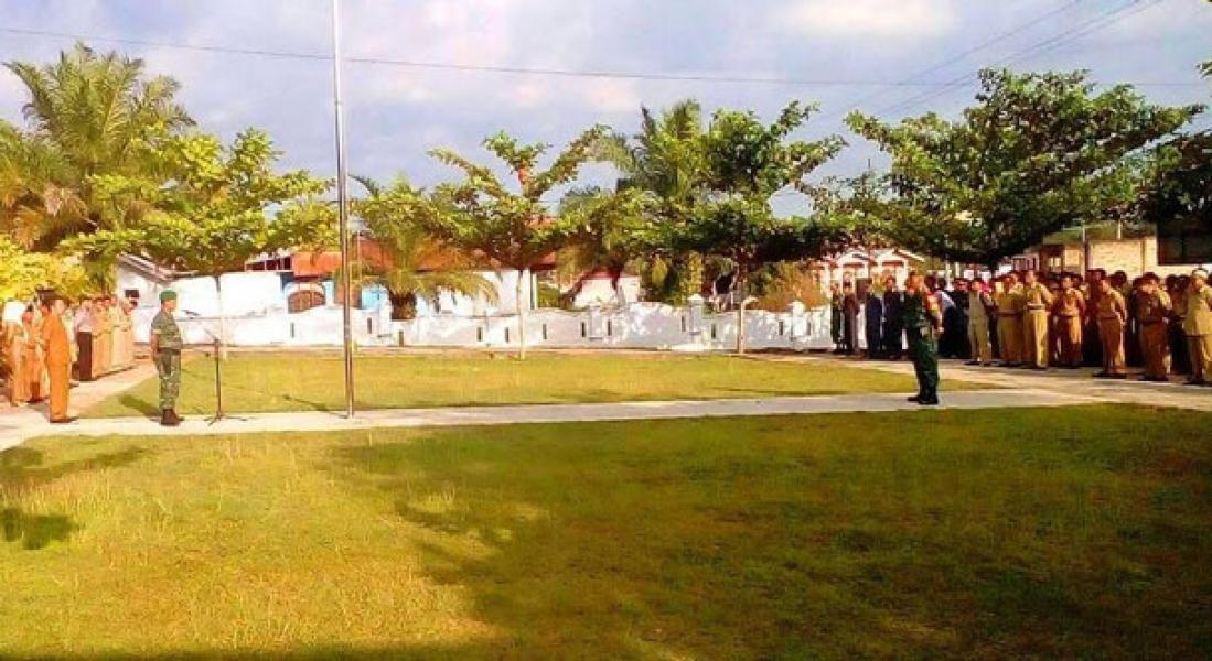 Danramil 02 Rambah Pimpin Upacara Gabungan Di Kantor Camat
