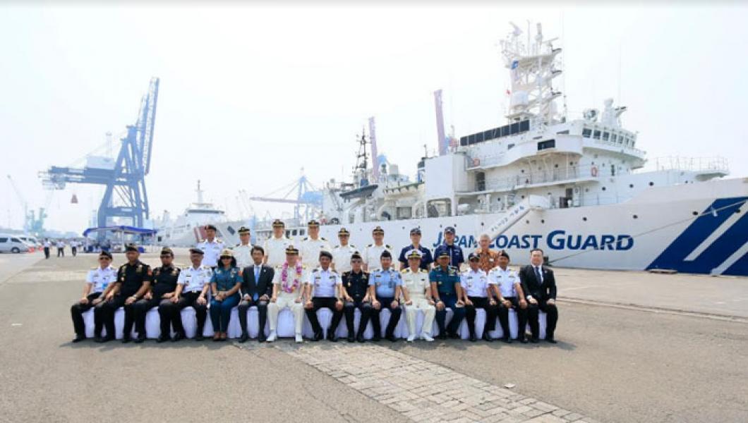 Direktur Latihan Bakamla Sambut Hangat JCG CO of Tsugaru di Dermaga JICT 2