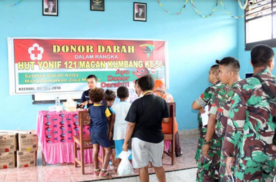 HUT Ke 56, Satgas Yonif 121/MK Gelar Aksi Donor Darah