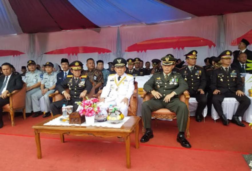 Hadiri Upacara Di Mako Brimobda Polda Riau, Kasrem 031/WB Ucapkan Selamat HUT Bhayangkara Ke 72