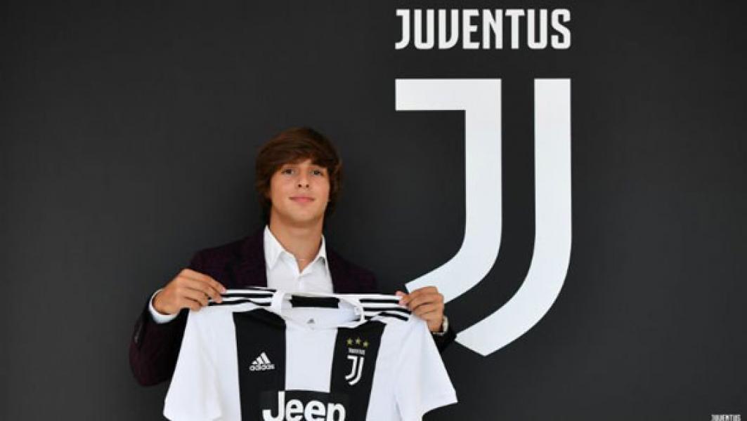 Juventus Resmi Boyong Striker Muda Pencetak 200 Gol Barcelona