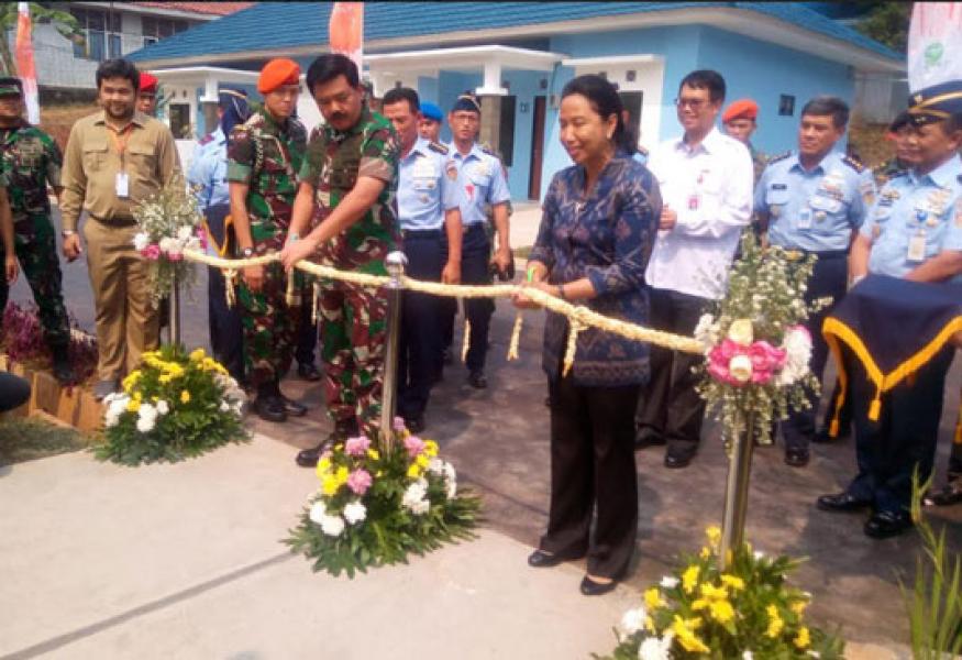 Panglima TNI Saksikan Penyerahan Rumdis TNI AU Pengganti Proyek KCIC