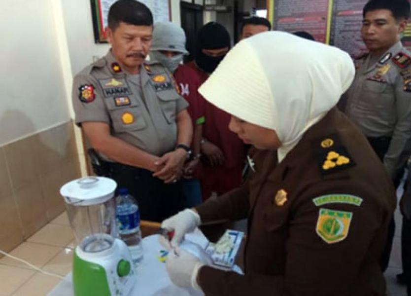 Polsek Pekanbaru Kota Bersama Unsur Terkait Musnahkan BB Sabu