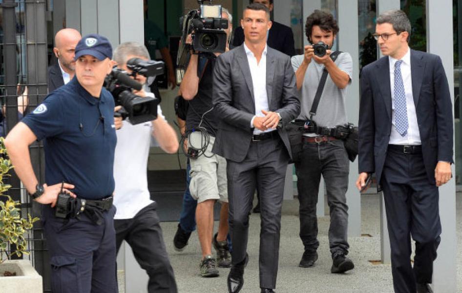 Ronaldo Beri Tip Setengah Miliar kepada Pegawai Resor