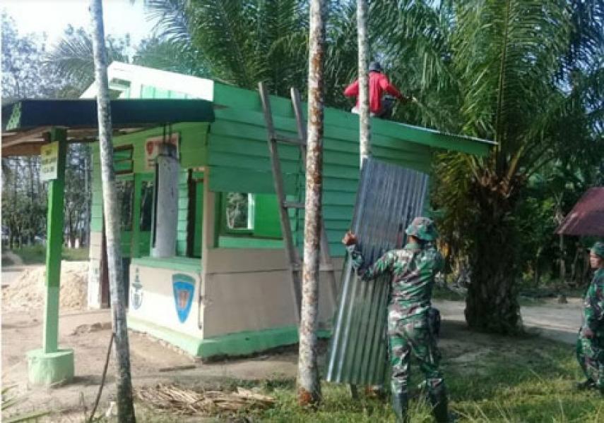 Satgas TMMD Kodim Dumai Rehab Pos Kamling