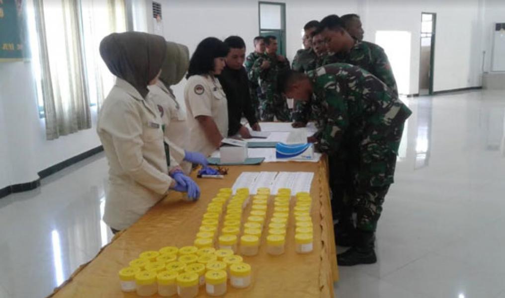 Antisipasi Peredaran Narkotika, Ratusan Prajurit Korem 084/Bhaskara Jaya Dites Urine