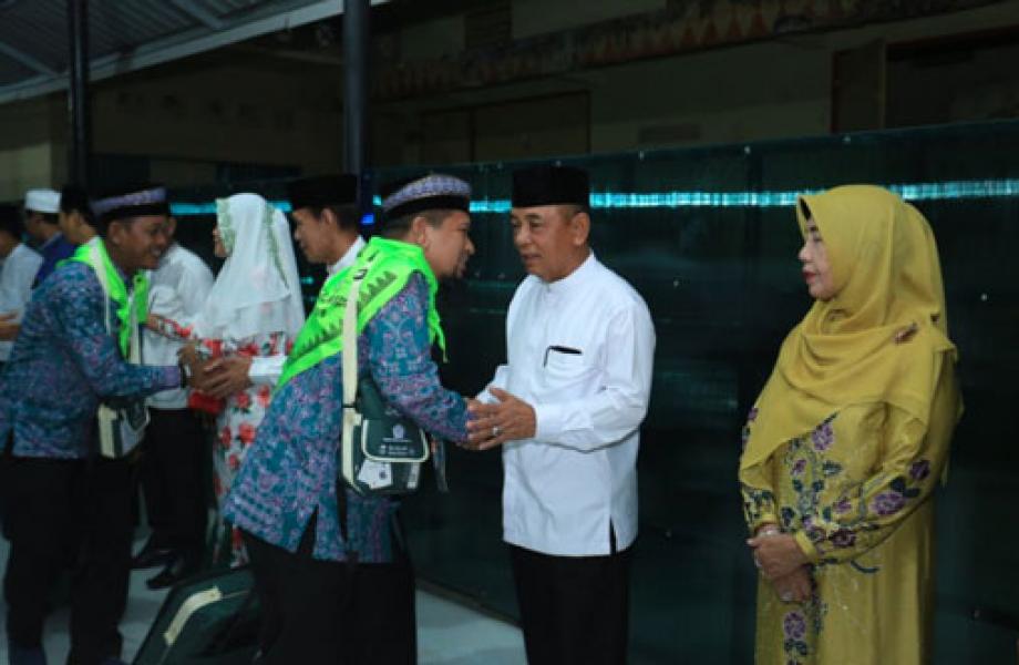 Bupati Pelalawan Lepas 170 JCH Kloter 9
