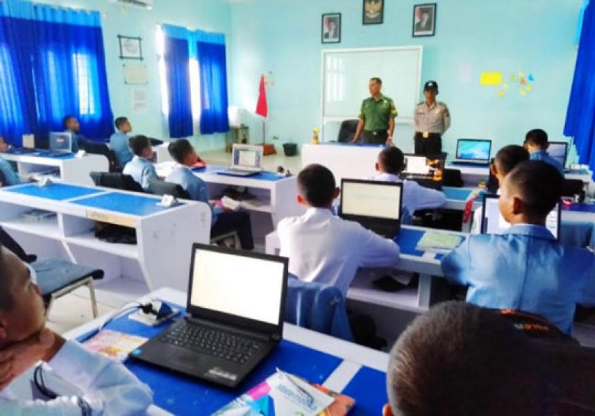 Dukung TMMD Ke 105 Kodim 0313/KPR, Sinergitas TNI Polri Kunjungi SMPN Istek