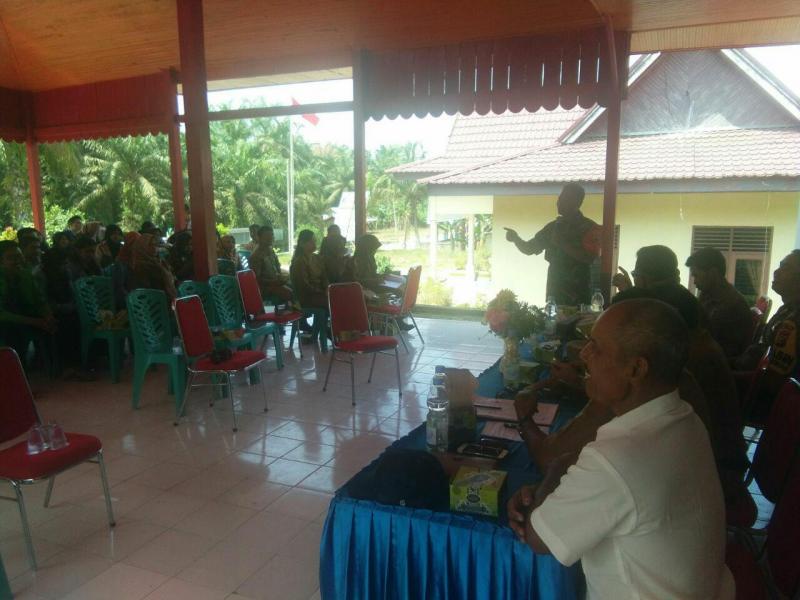 Dukung TMMD ke 105 Kodim 0313/KPR, Babinsa Sosialisaai Dampak Karlahut