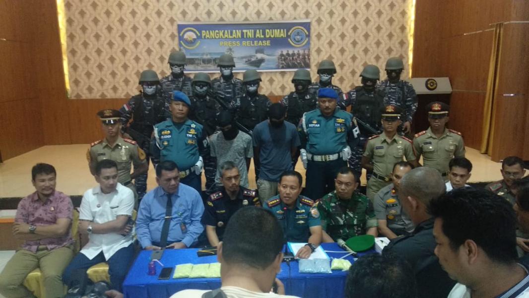 F1QR Lanal Dumai Gagalkan Penyeludupan Puluhan Ribu Butir Ekstasi dan 1 Kg Sabu Asal Malaysia