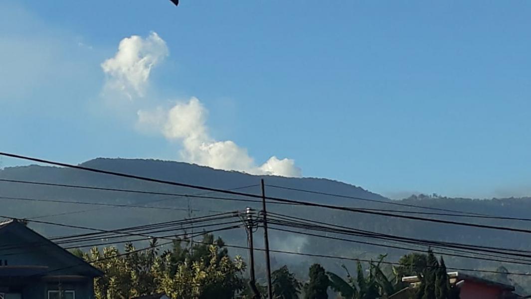 Gunung Tangkuban Parahu Bererupsi, Kolom Abu Capai 200 Meter